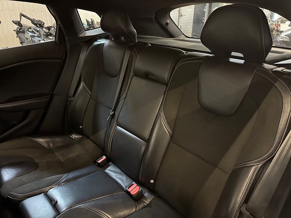 Volvo V40 14 of 15