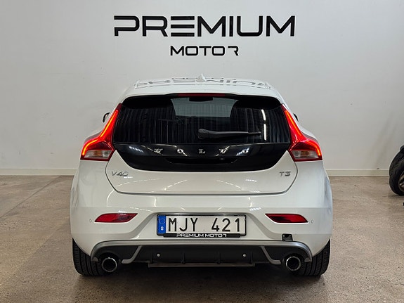 Volvo V40 6 of 15