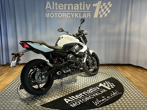 Yamaha XJ6 ABS 2 of 5