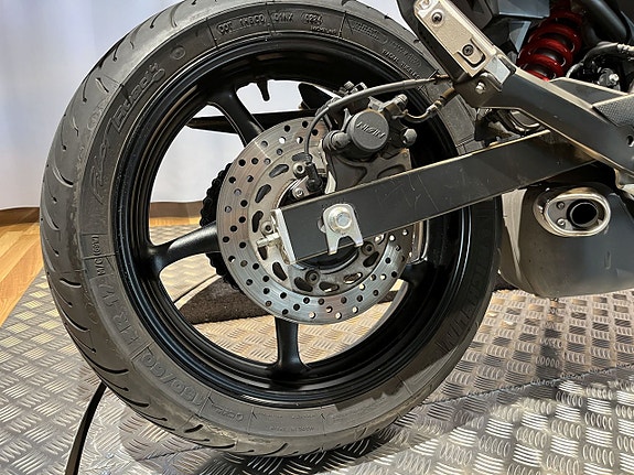 Yamaha XJ6 ABS 11 of 15