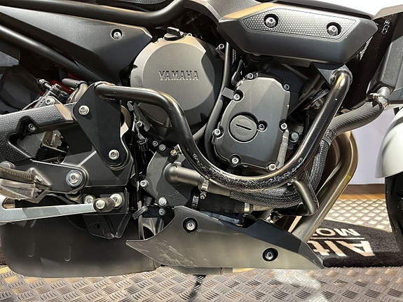 Yamaha XJ6 ABS 10 of 15