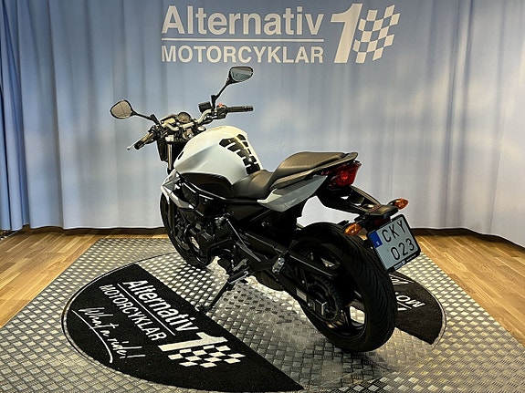Yamaha XJ6 ABS 3 of 5