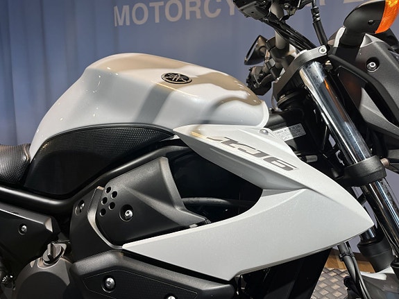 Yamaha XJ6 ABS 9 of 15