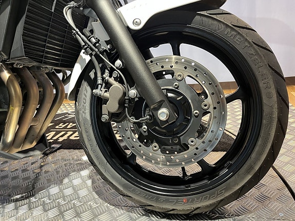 Yamaha XJ6 ABS 7 of 15