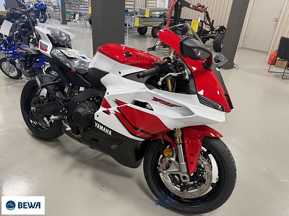 Yamaha YZF-R9 70th Anniversary White