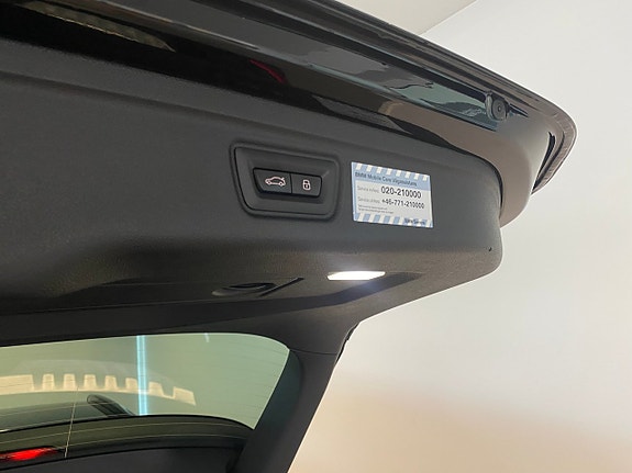 BMW 330e 13 of 15
