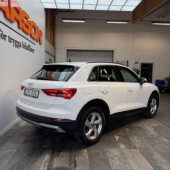 Audi Q3 4 of 5
