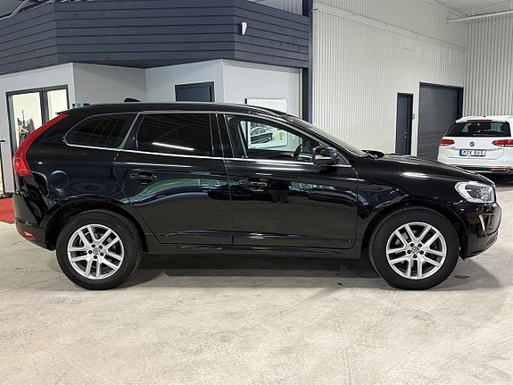Volvo XC60 3 of 11