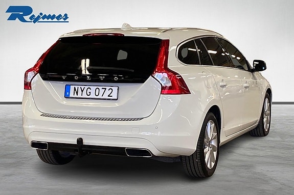 Volvo V60 4 of 11