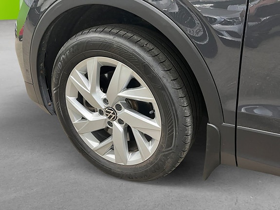 Volkswagen Tiguan 8 of 19