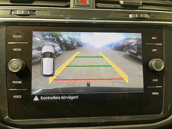Volkswagen Tiguan 16 of 19