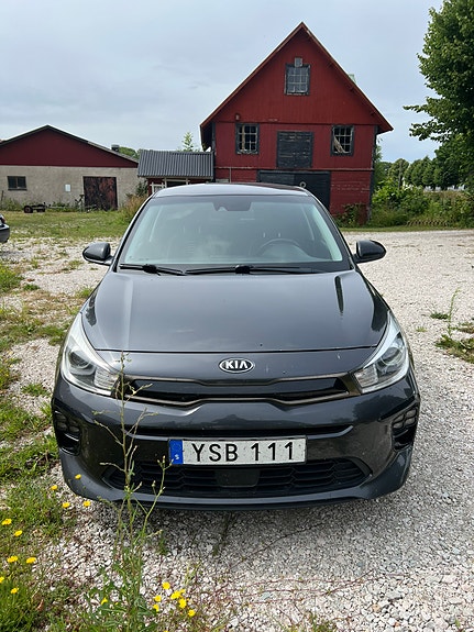 Kia Rio 2 of 11