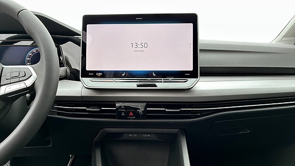 Volkswagen Golf VIII 9 of 12