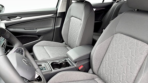 Volkswagen Golf VIII 8 of 12