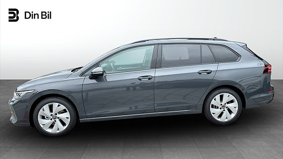 Volkswagen Golf VIII 2 of 12