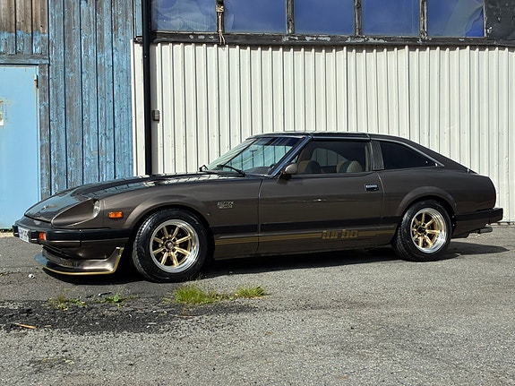 Nissan 280 ZX 2 of 5
