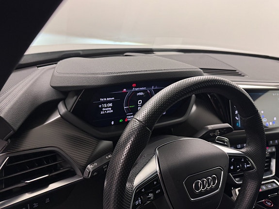 Audi e-tron GT 9 of 16