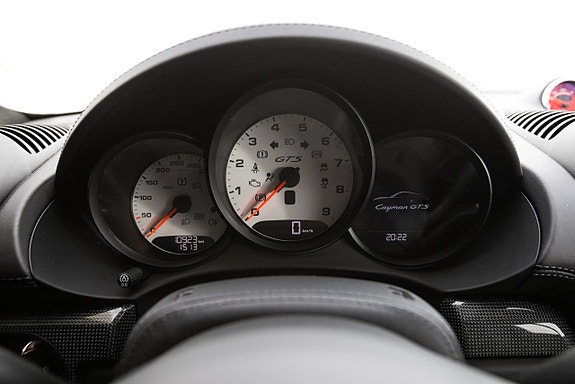 Porsche 718 Cayman GTS 17 of 29