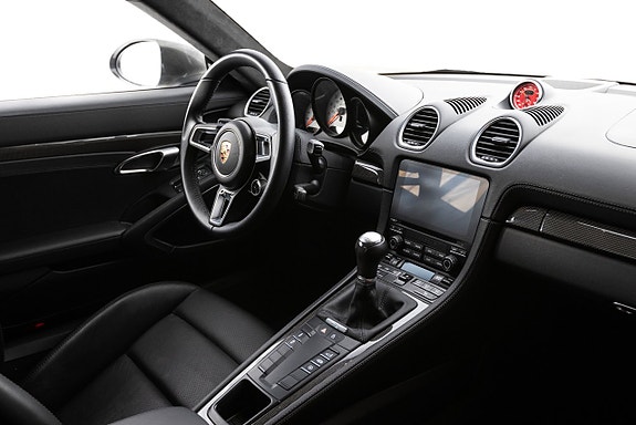 Porsche 718 Cayman GTS 16 of 29