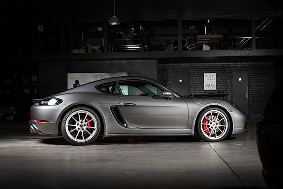 Porsche 718 Cayman GTS 8 of 29