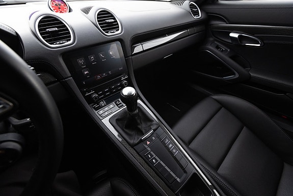 Porsche 718 Cayman GTS 20 of 29