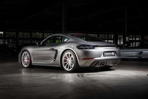 Porsche 718 Cayman GTS 4 of 5