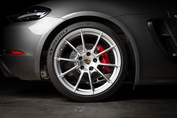 Porsche 718 Cayman GTS 29 of 29
