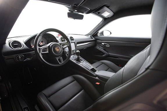 Porsche 718 Cayman GTS 11 of 29
