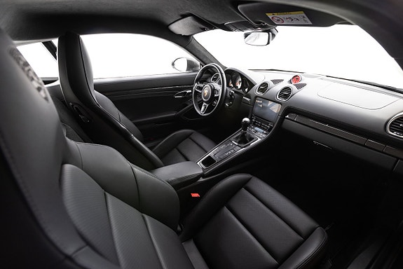 Porsche 718 Cayman GTS 14 of 29