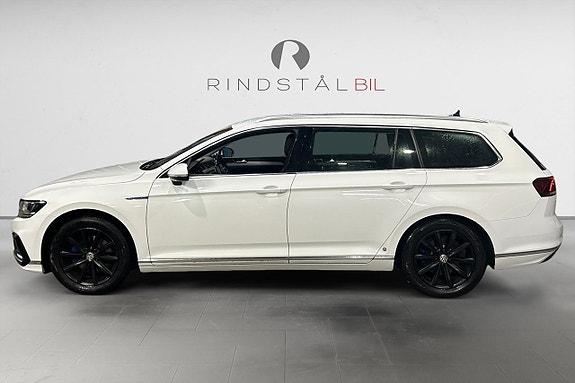 Volkswagen Passat 4 of 17
