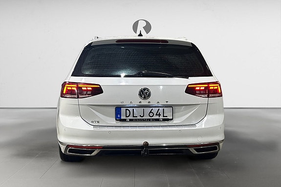 Volkswagen Passat 6 of 17