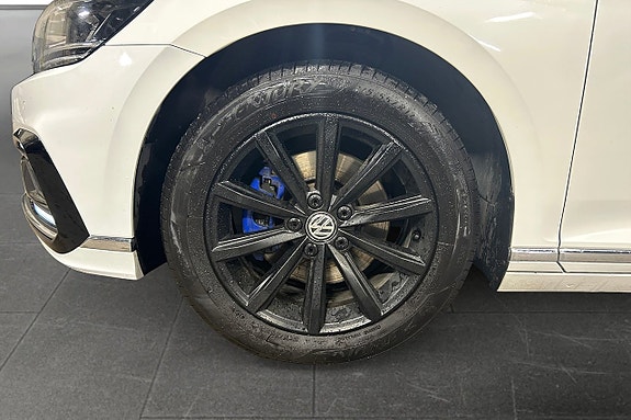 Volkswagen Passat 15 of 17