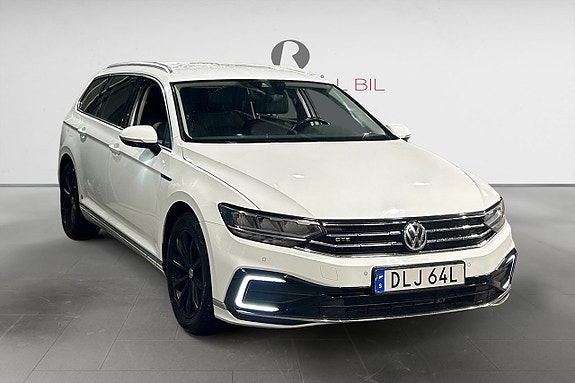 Volkswagen Passat 9 of 17