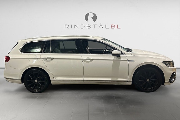 Volkswagen Passat 8 of 17