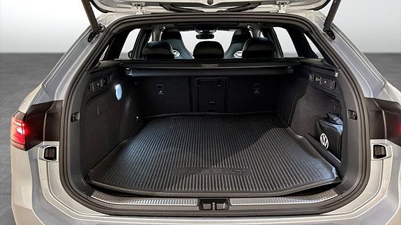 Volkswagen Passat 13 of 13