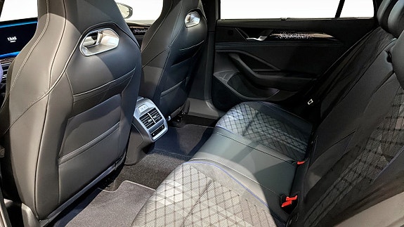 Volkswagen Passat 12 of 13