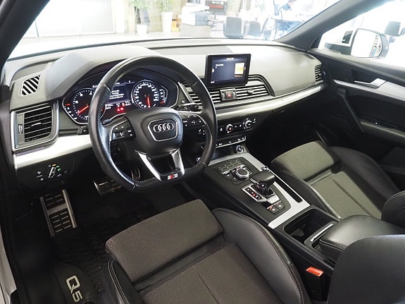 Audi Q5 12 of 24