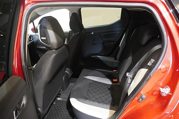 Nissan Micra 9 of 13