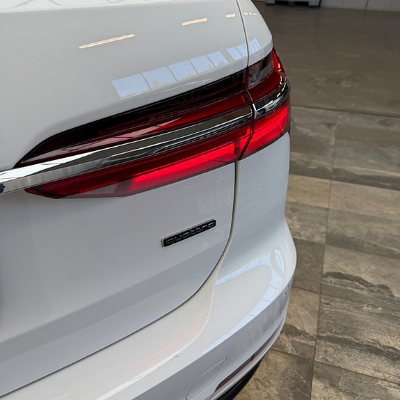 Audi A6 7 of 12