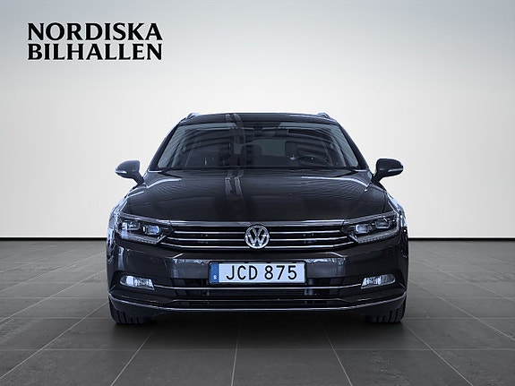 Volkswagen Passat 2 of 5
