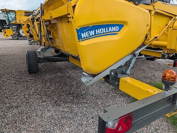 New Holland CR 9.90 15 of 16