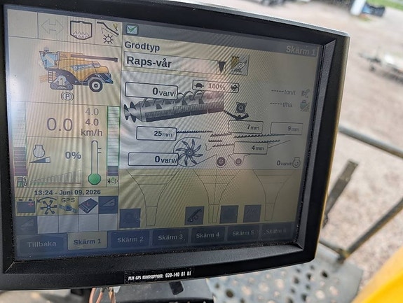 New Holland CR 9.90 9 of 16