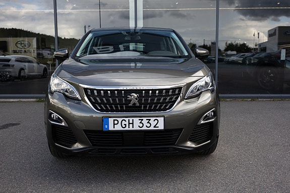 Peugeot 3008 2 of 5