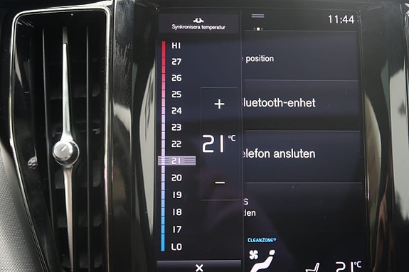 Volvo XC60 16 of 25