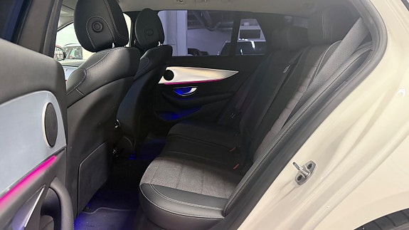 Mercedes-Benz E200 12 of 17