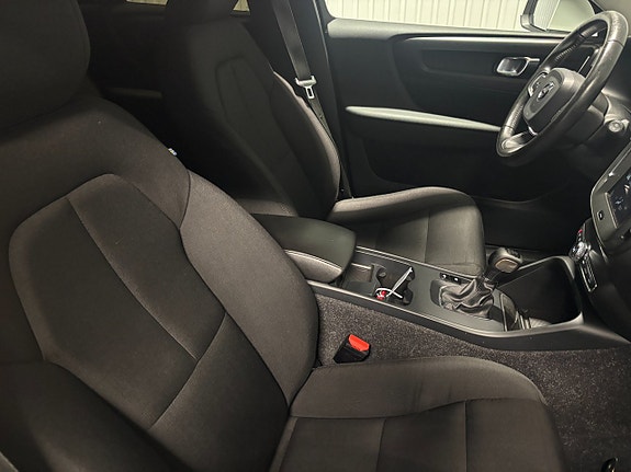 Volvo XC40 9 of 18