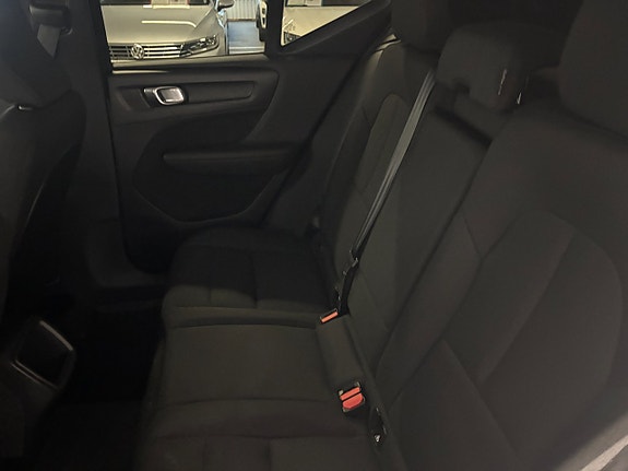 Volvo XC40 10 of 18