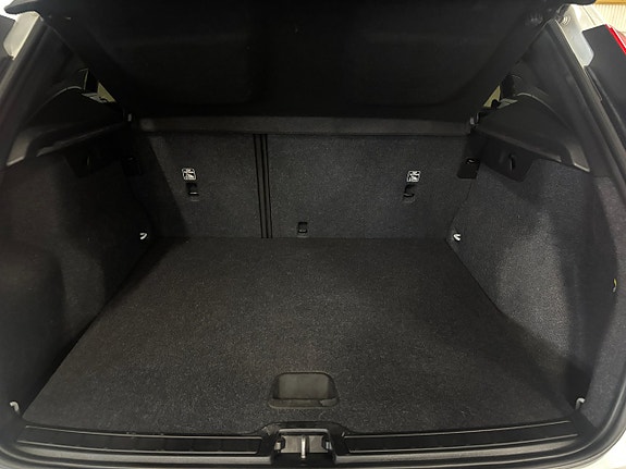 Volvo XC40 17 of 18