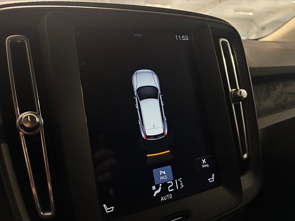 Volvo XC40 13 of 18