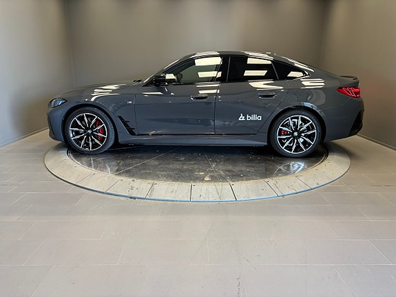 BMW i4 2 of 25